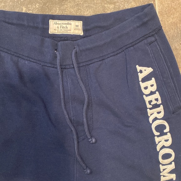 Abercrombie and Fitch joggers size medium - Picture 2 of 3